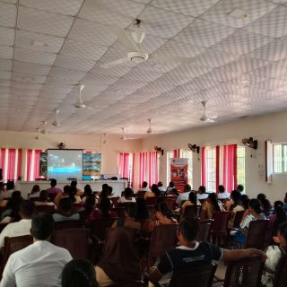 Awareness on Cyber Safety – At Divisional Secretariat, Horowpothana (4)