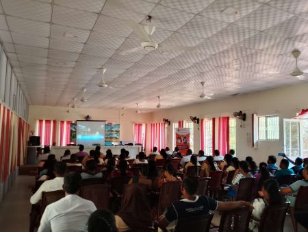 Awareness on Cyber Safety – At Divisional Secretariat, Horowpothana (4)
