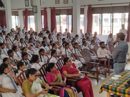 Hithawathi Awareness - Minuwangoda Nalanda Balika (1)