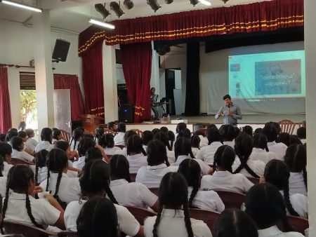 Hithawathi Awareness - Minuwangoda Nalanda Balika (2)