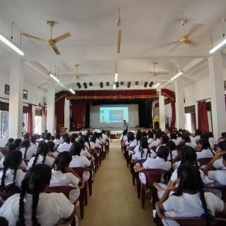 Hithawathi Awareness - Minuwangoda Nalanda Balika (3)