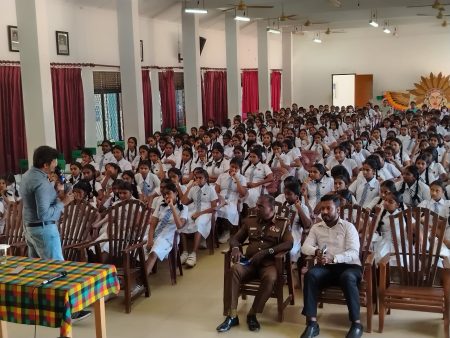 Hithawathi Awareness - Minuwangoda Nalanda Balika (4)